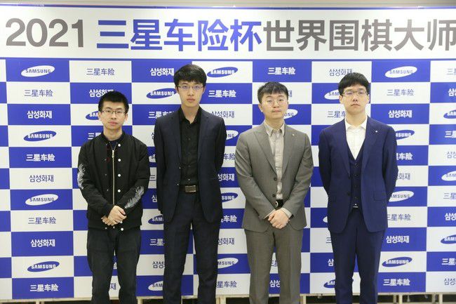 在奖项的获得上，杰昆;菲尼克斯的实力不容小觑，他三次提名奥斯卡（《大师》、《与歌同行》、《角斗士》），且还是戛纳电影节和威尼斯电影节的双料影帝，并极有可能在今年的威尼斯上得到三大电影节影帝大满贯